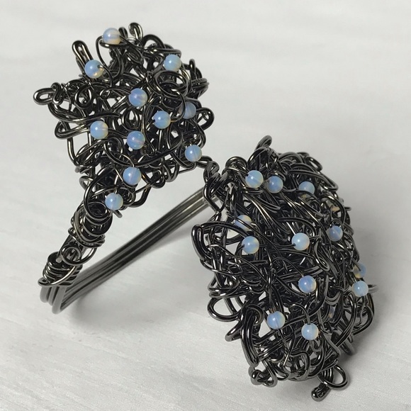 Twist cuff - Picture 2 of 5